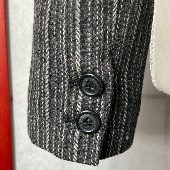 Forever 21 Charcoal Gray & White Striped 50% Wool Button Down Blazer (Med) - Picture 6 of 9